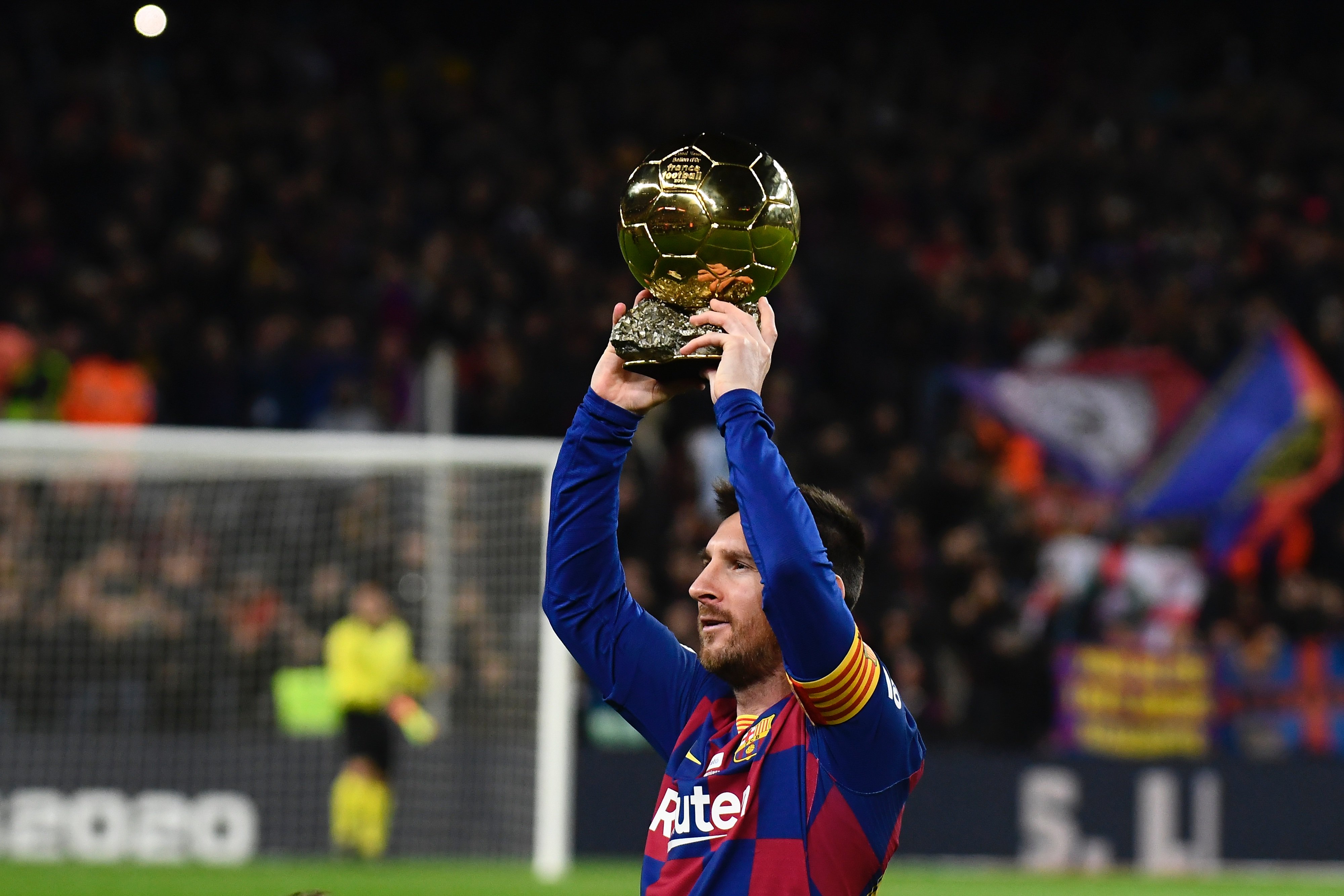 通过出色的 通过出色的