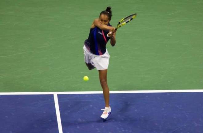 台上刻下了 台上刻下了