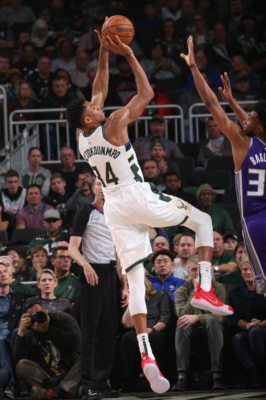 后者强调持 后者强调持