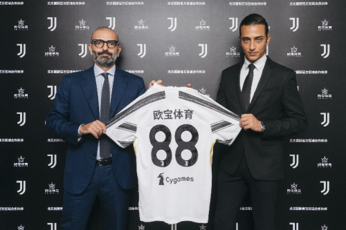 而让两名年 而让两名年